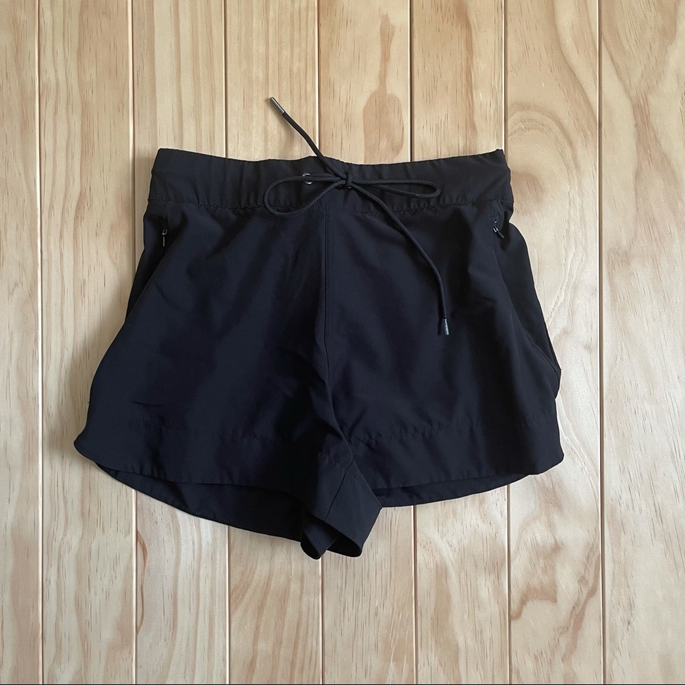 Freely women’sactive / running shorts / size S